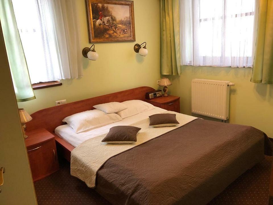 Hotel Restauracja Podzamcze Szczecin Exterior photo